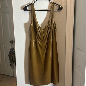 Beautiful any occasion Dress. Perfect color for the fall.